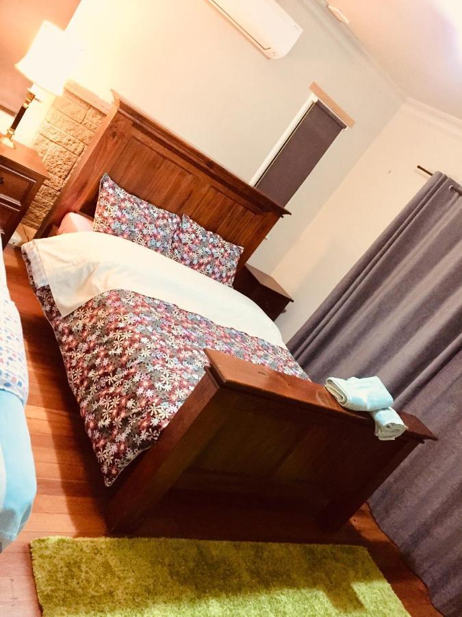 Cozy Cabins In Hamilton East Near To Cbd And Waikato Hospital Exterior photo