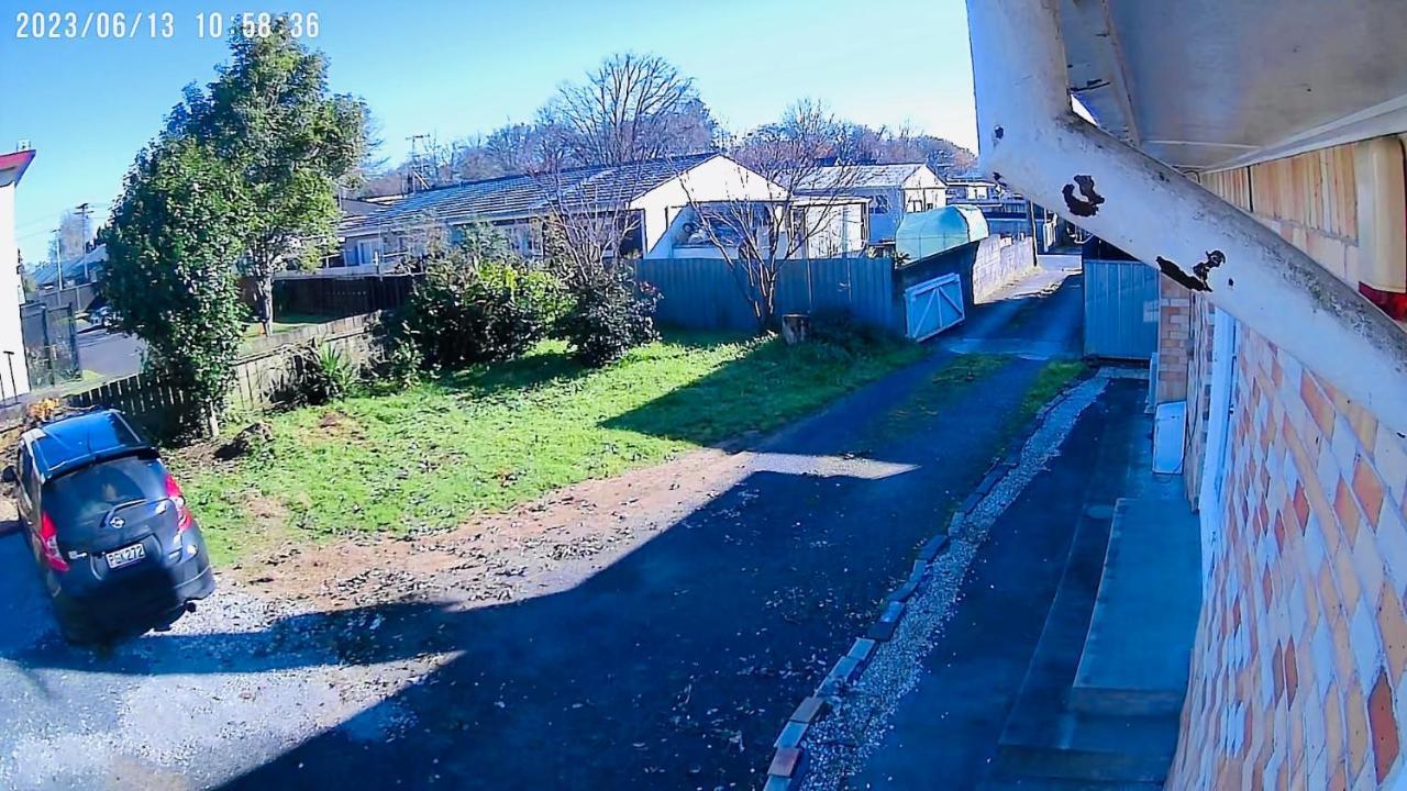Cozy Cabins In Hamilton East Near To Cbd And Waikato Hospital Exterior photo