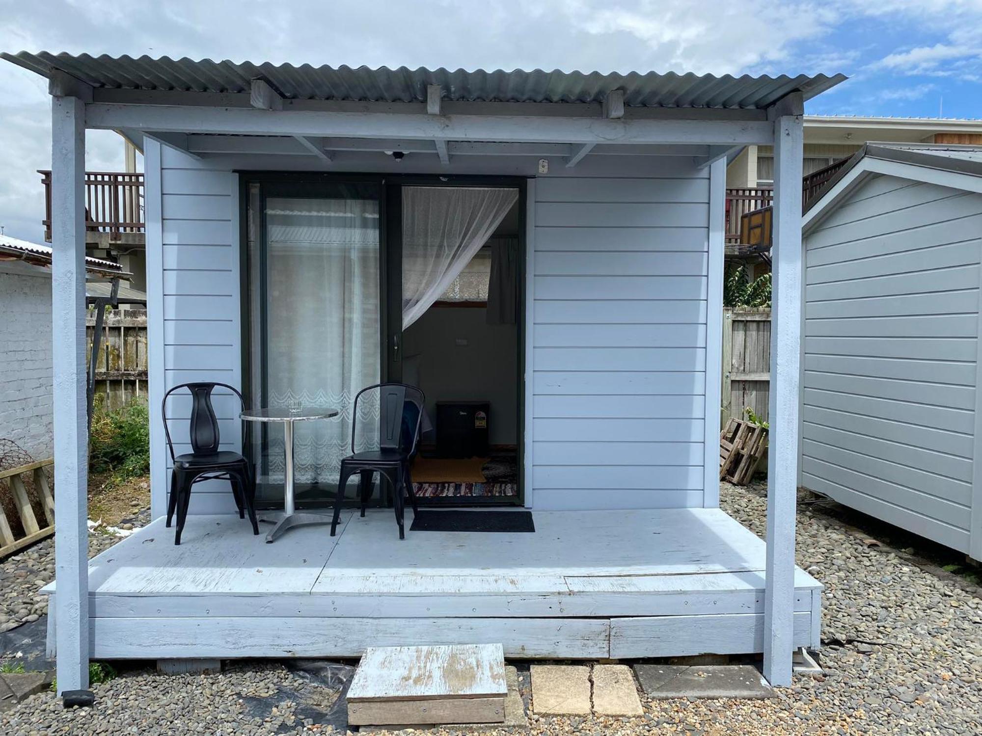 Cozy Cabins In Hamilton East Near To Cbd And Waikato Hospital Exterior photo